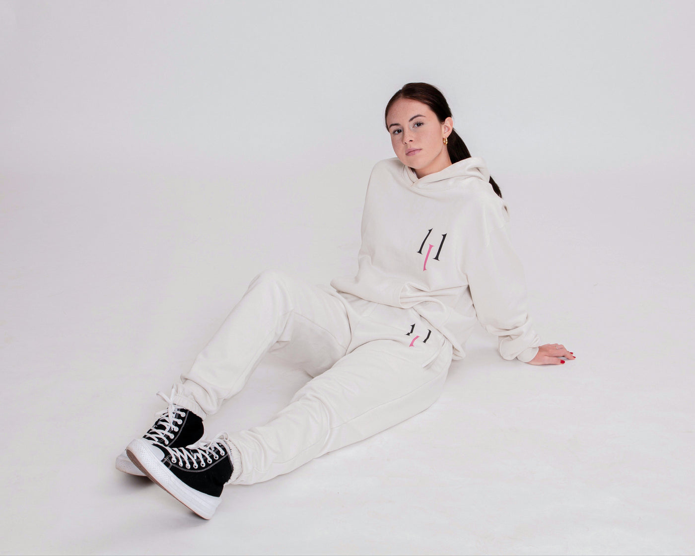 Laura Sophie X nu-in Oversized Tapered Joggers